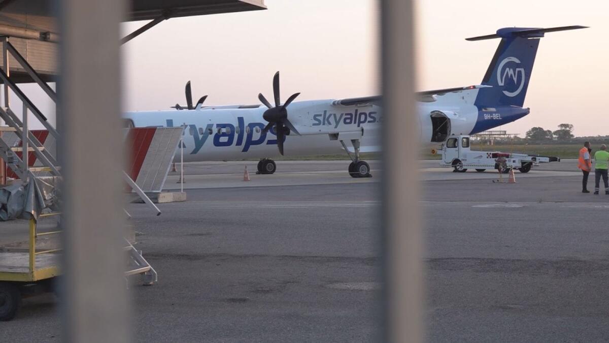 Aeroporto di Crotone - Il comitato lancia l'allarme: «Ridotte e opportunità di collegamento con la capitale» - 