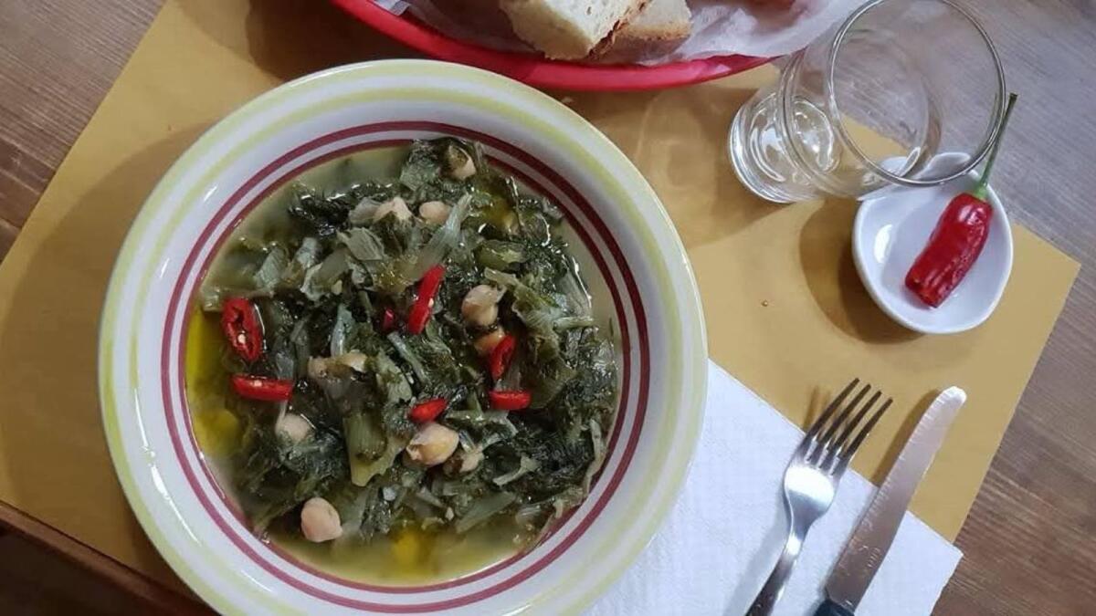 Le Vie del Gusto - Il sapore della tradizione con la zuppa di cicoria e ceci - 