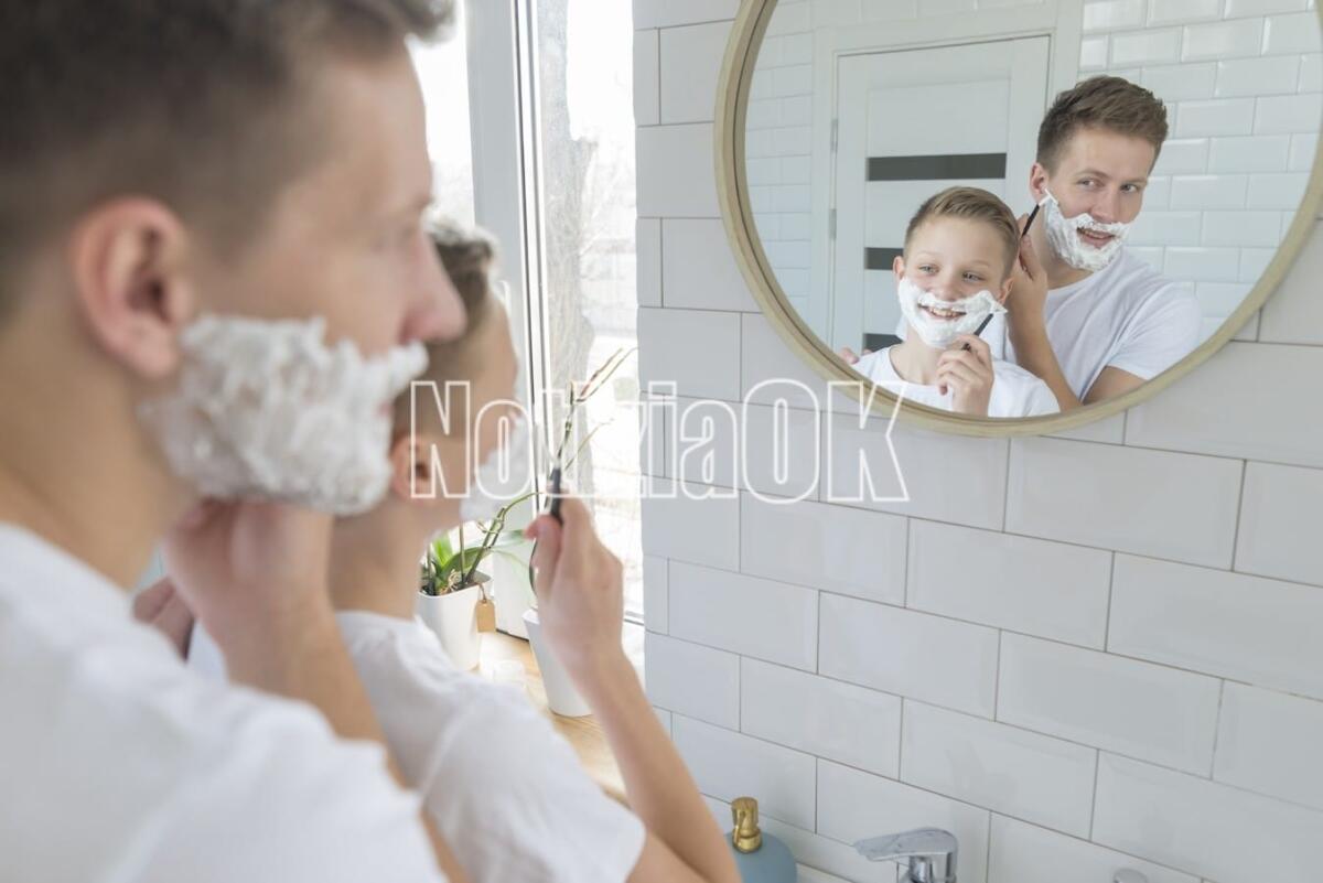 Oggi si celebra la Festa del Papà, una tradizione che viene da lontano - father son shaving bathroom mirror