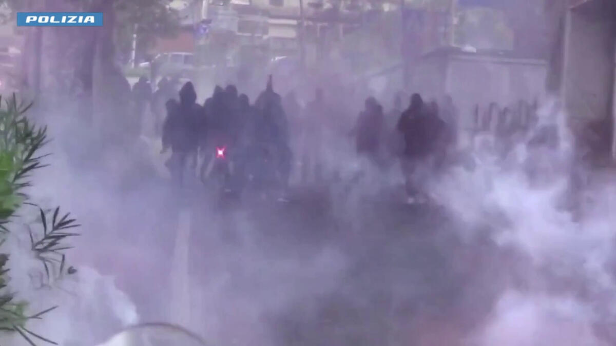 Ordigno contro poliziotti, obbligo di dimora per 9 ultras della Cavese - 