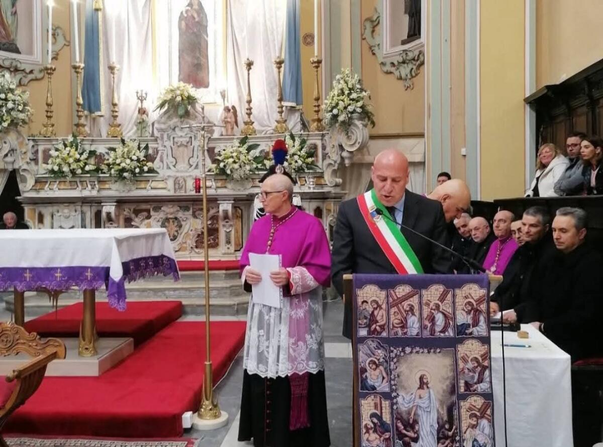 Il Sindaco dà il benvenuto al Vescovo: "Crotone ha bisogno di parole di conforto e di azioni concrete per il bene comune" - 