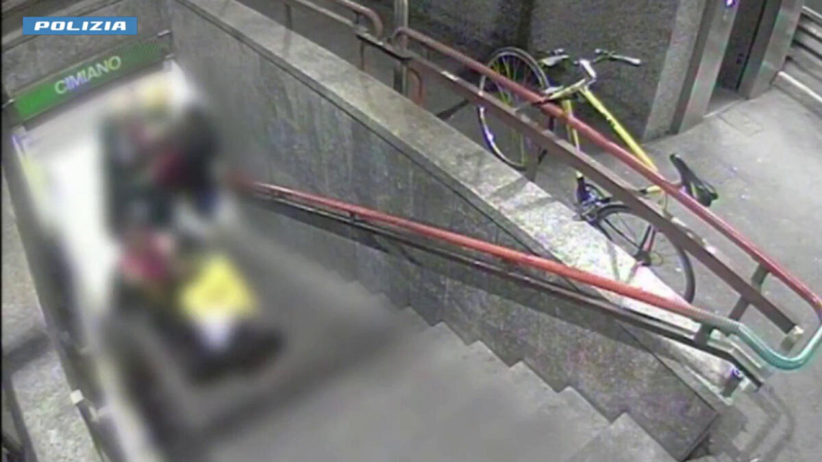 Rapine con aggressioni in metro a Milano, fermati 10 giovani - 
