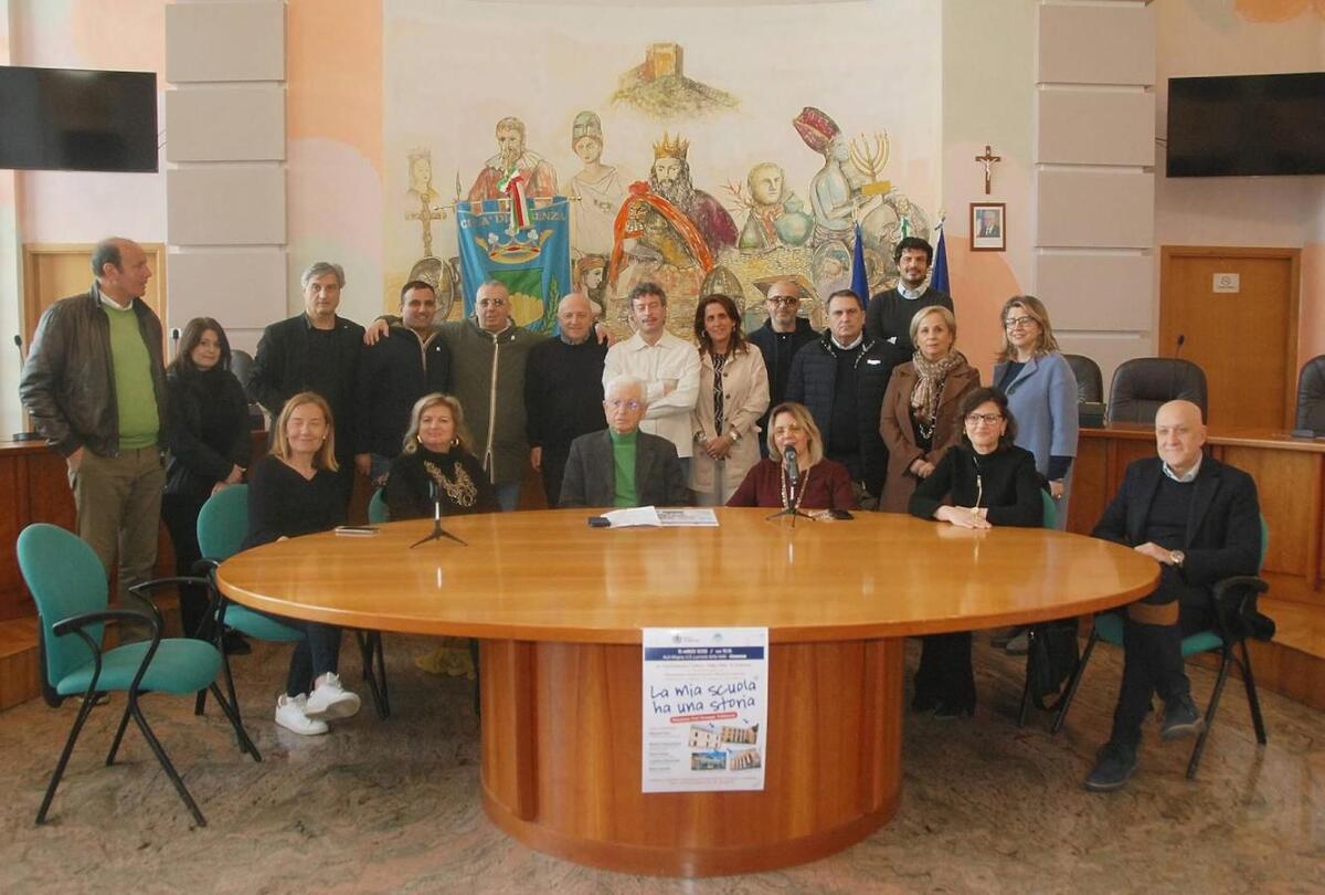Cosenza - “La mia scuola ha una storia”, illustrato il progetto che coinvolgerà le 4 scuole più antiche della città - 