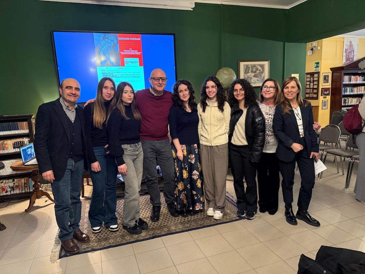 Cosenza - Al Liceo Telesio l'omaggio a Pier Paolo Pasolini con il poeta Roberto Carnero - 