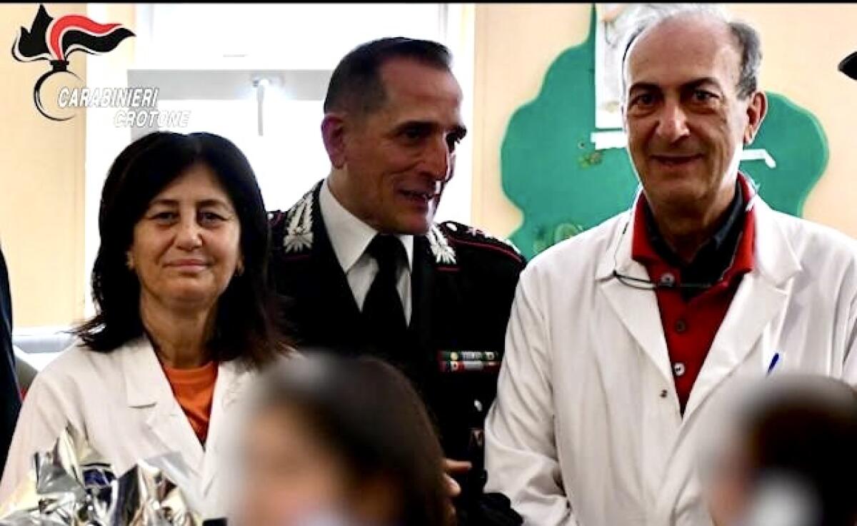 Crotone - Uova di Pasqua e sorrisi: l’Arma dei Carabinieri accanto ai bambini ricoverati - 