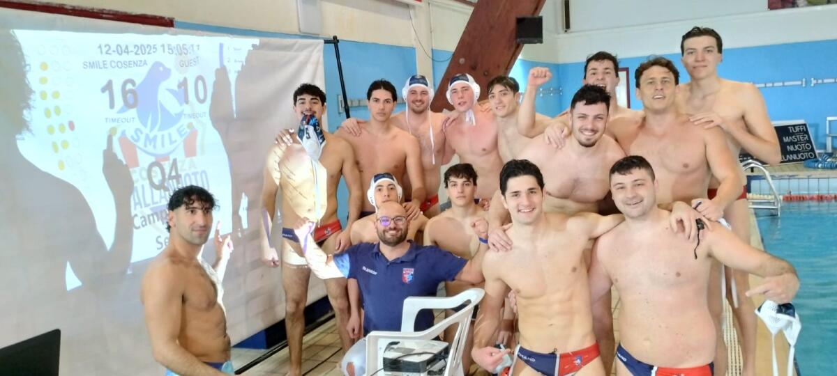 Pallanuoto - Smile Cosenza vince il match clou e sale in vetta alla classifica - 
