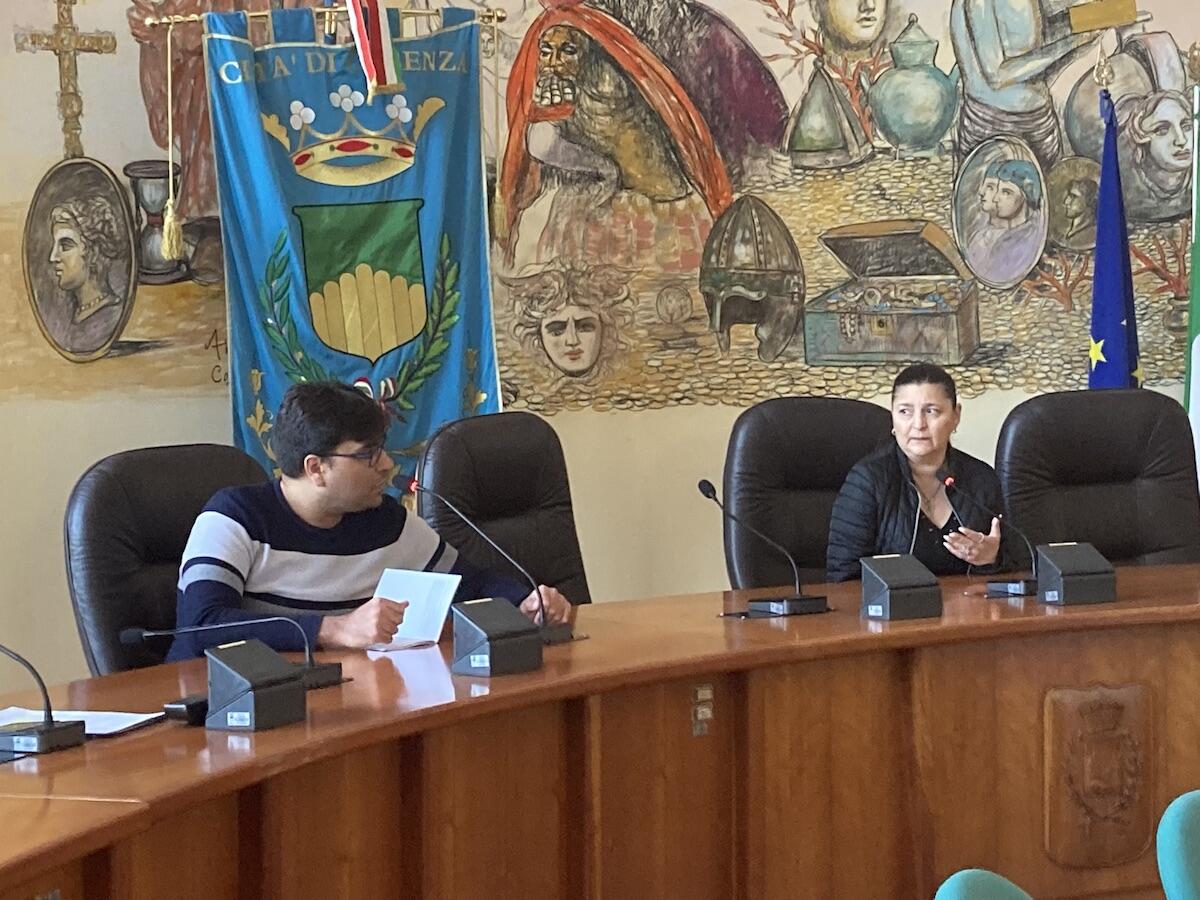 Cosenza - La presentazione del libro curato dall'Associazione Lav Romanò chiude la giornata internazionale per il popolo rom - 