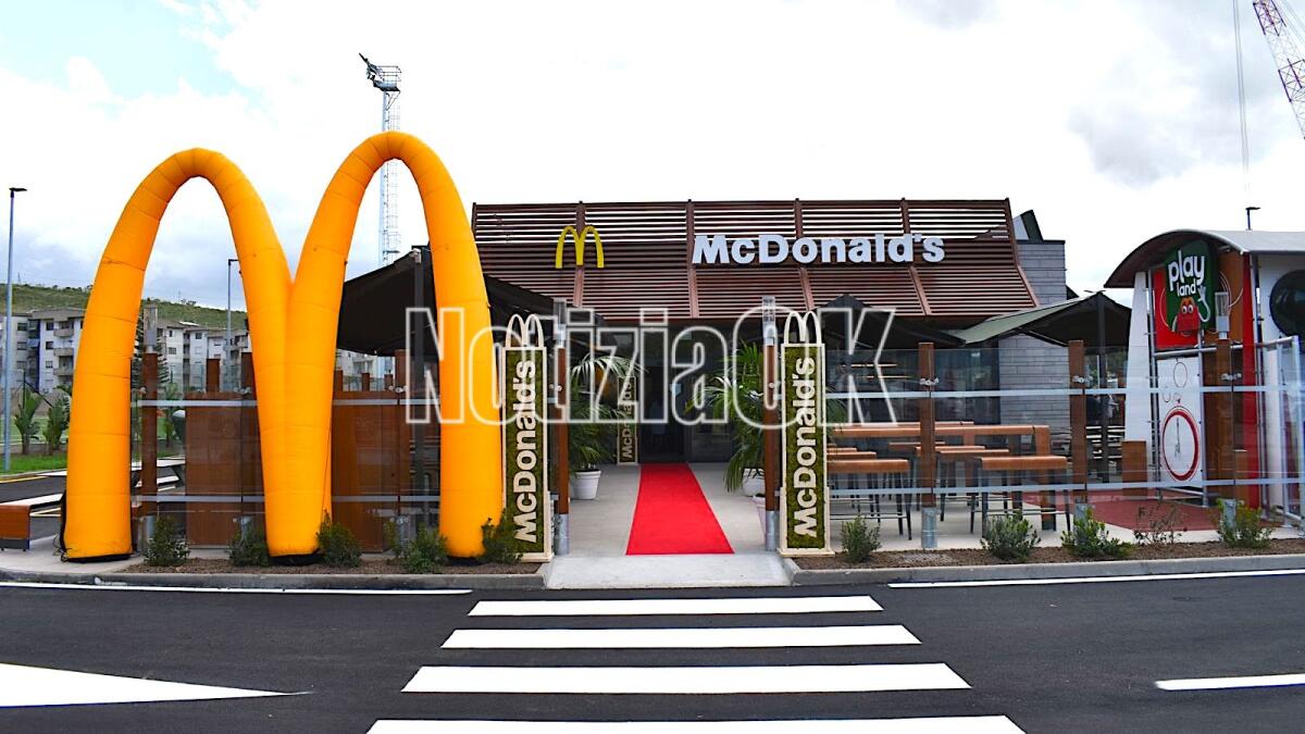 Crotone - Il McDonald's di via Gioacchino da Fiore spegne la sua prima candelina - 