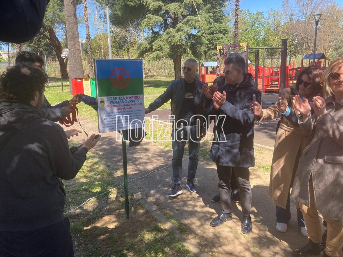 Cosenza - Una targa nel Parco Nicholas Green per la giornata internazionale del popolo - 