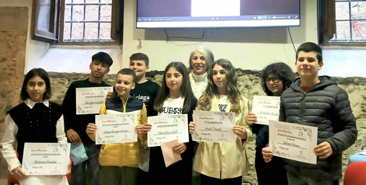 Crotone - Il ricordo del Papa, le emozioni e i sorrisi dei bambini. Si conclude il concorso Cara mamma - 