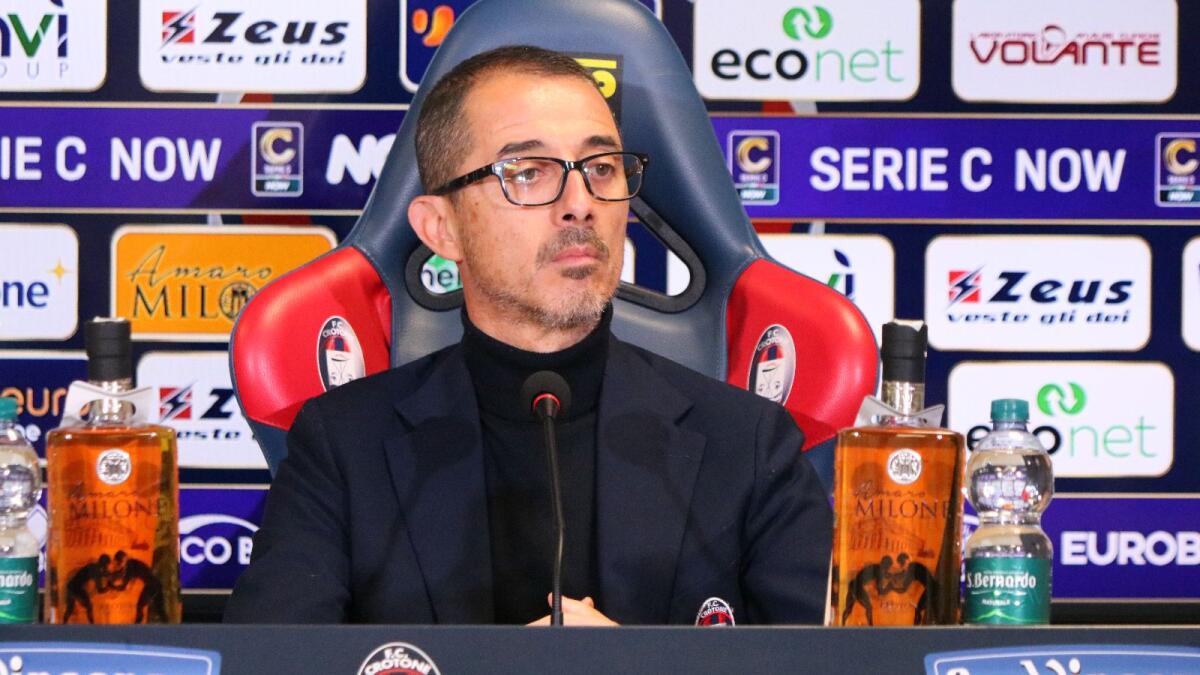 CasertanaCrotone 2-0 - Longo: "La mia squadra ha fatto una grande prestazione" - 