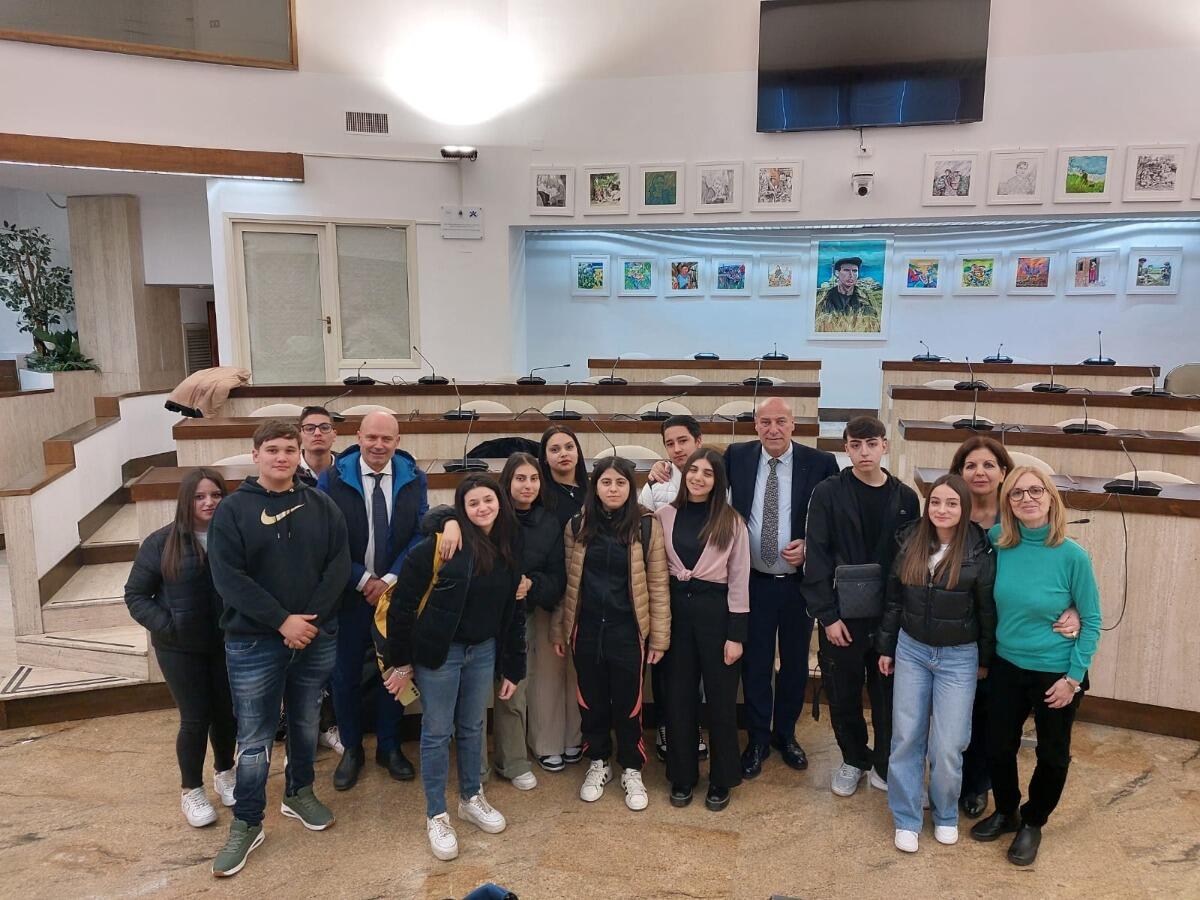 Crotone - Un viaggio alla scoperta della Pubblica Amministrazione per gli studenti del Barlacchi-Lucifero - 