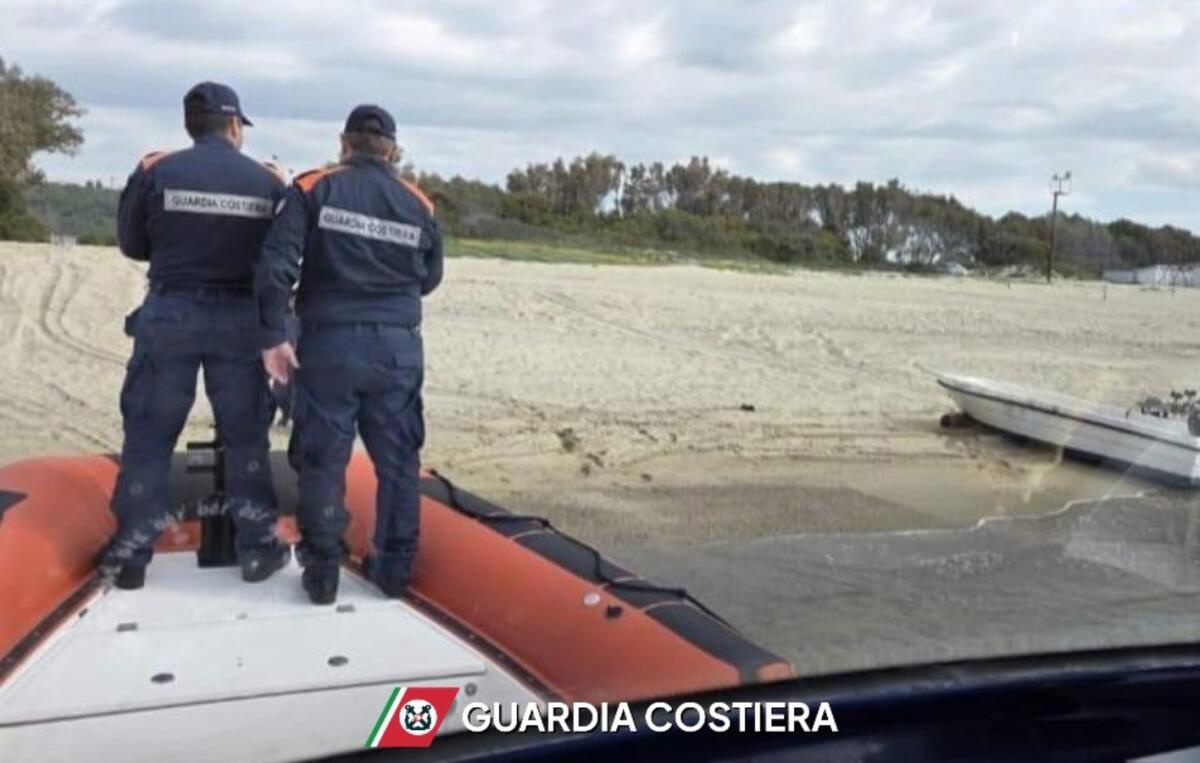Crotone - Pesca illegale nell'Area Marina Protetta, interviene la Capitaneria di porto - 