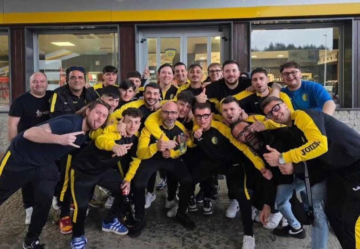 Calcio a 5 - Il Futsal Kroton conquista la serie C1, giornata di festa per lo sport crotonese - 