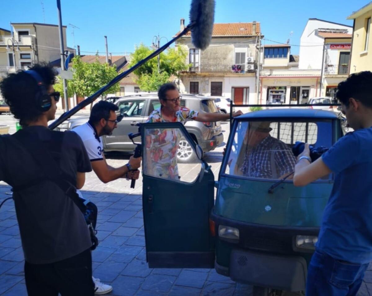 Isola di Capo Rizzuto, arriva "Un Sindaco fuori dal Comune" il nuovo film del regista Fabio Mancuso - 