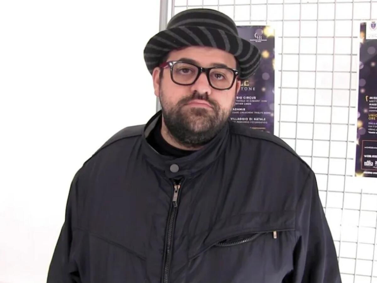 Questa sera su RAI 1 il film "Una commedia pericolosa" con l'attore crotonese Vincenzo Leto - 