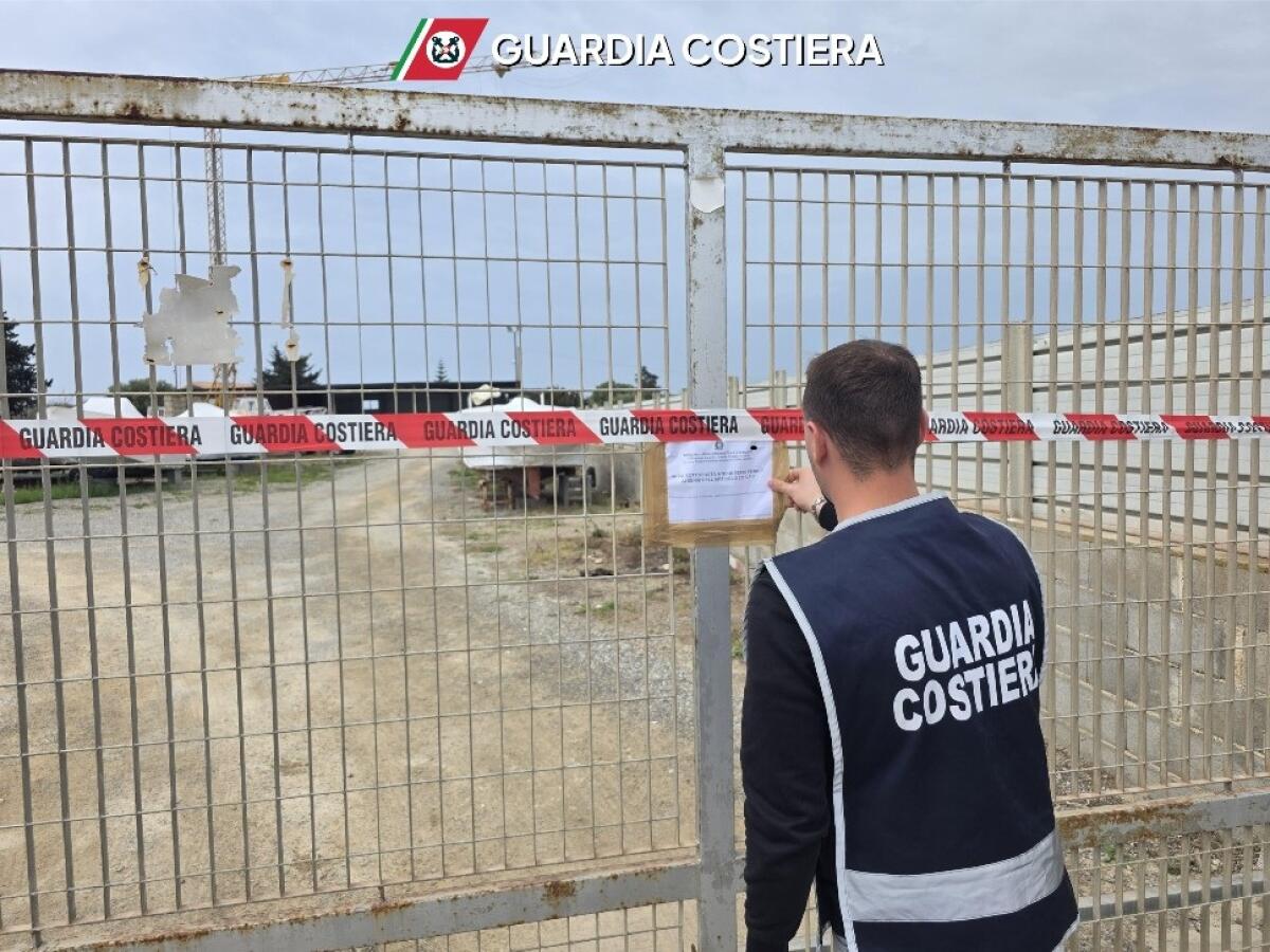 Sequestrato cantiere nautico abusivo di 5.000 mq - 