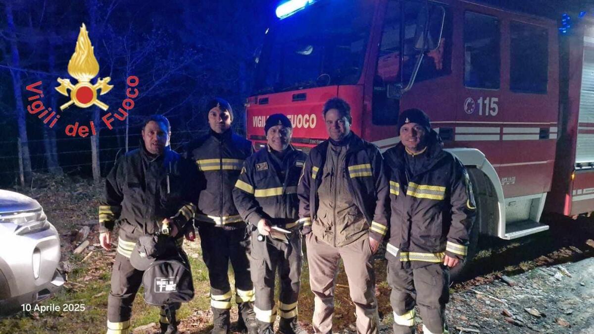 Si perde tra i boschi della Sila, turista inglese salvato dai Vigili del Fuoco - 