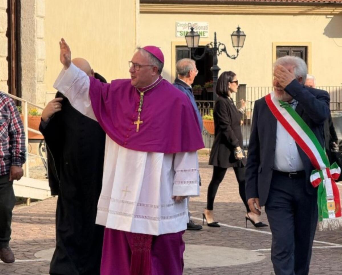 L'Arcivescovo Torriani accolto nella concattedrale di Santa Severina: "Il Vangelo ci chiama a riconoscere i nuovi germogli e la novità" - 