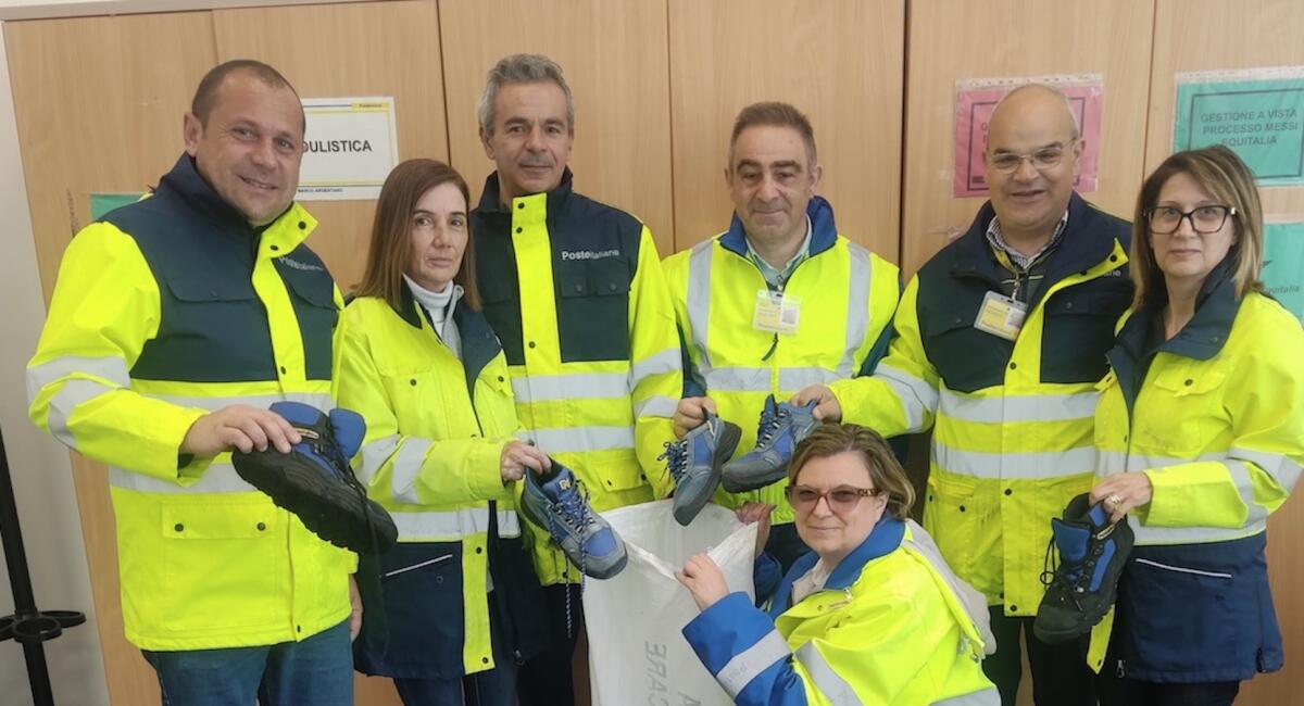 Anche a San Marco Argentano si riciclano le scarpe dei portalettere per le aree gioco dei bambini -