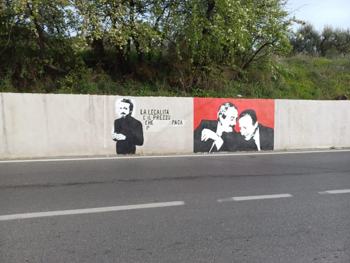 Murales e installazioni site/specific tra legalità e mito lungo le vie di Cassano - 