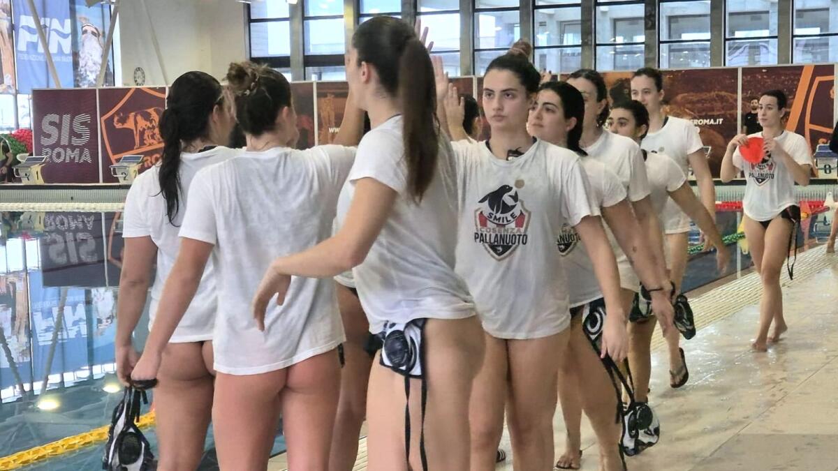 Pallanuoto - Sabato ultimo match per la Smile Cosenza a Trieste: dentro o fuori - 