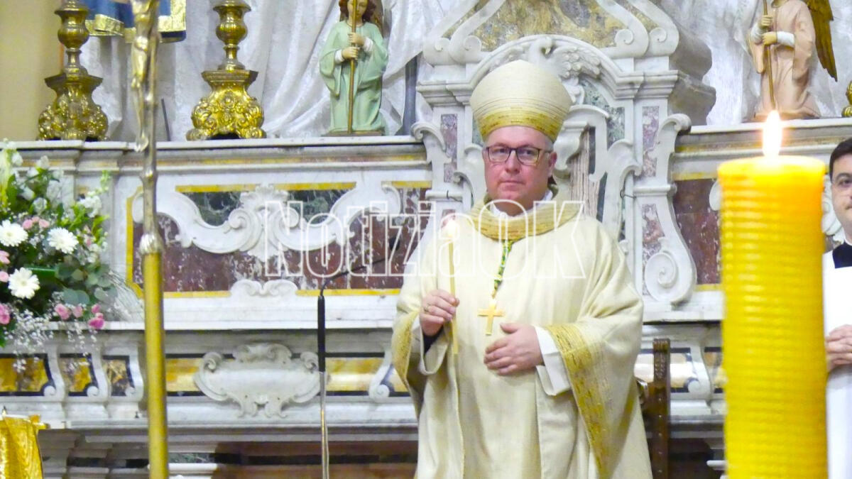 Pasqua a Crotone: l'Arcivescovo Torriani invita all'ascolto e alla speranza: le messe di oggi - 