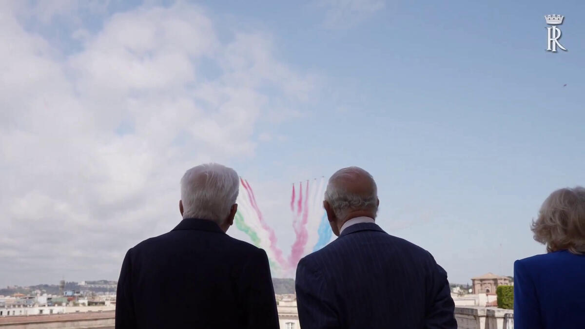 Le Frecce Tricolori e Red Arrows sorvolano il Quirinale -