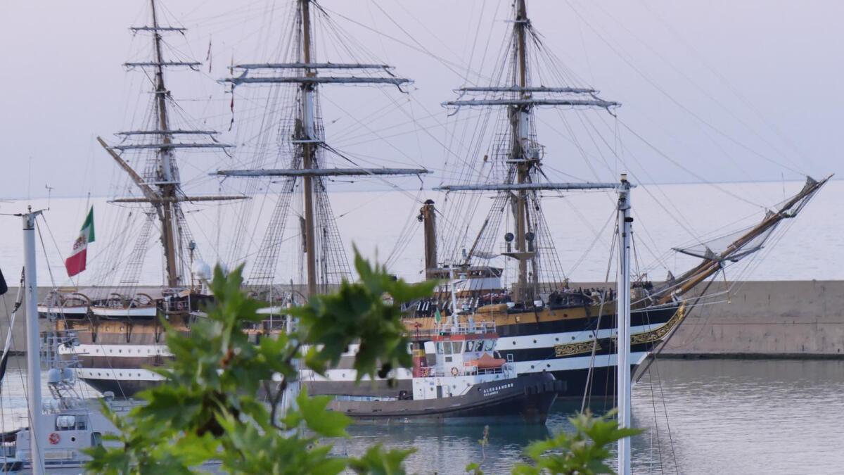 In Calabria la nave più bella del mondo: sullo Jonio l'Amerigo Vespucci - 