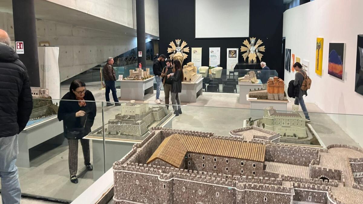 Crotone - Prorogata la mostra Chiese e Castelli di Calabria e Basilicata al Museo di Pitagora - 