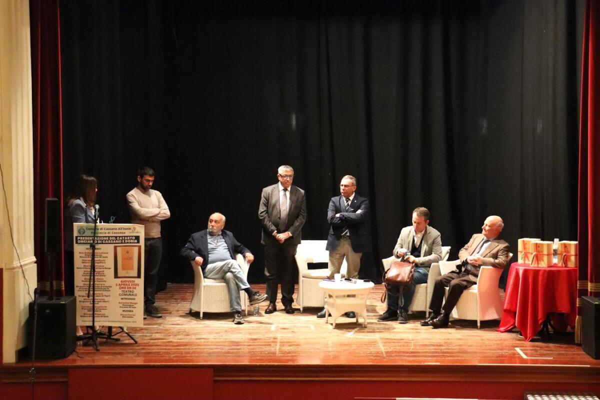 Cassano all'Ionio - Presentato il Catasto onciario «preziosa fonte di informazioni e conoscenze» - 