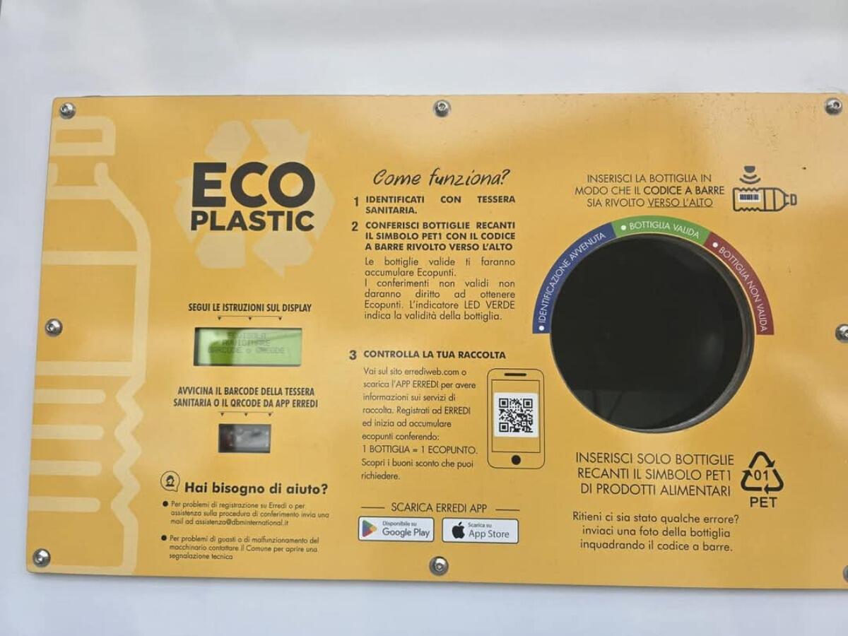 Roccabernarda, installato un nuovo "mangia plastica" -