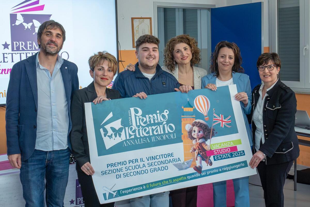 Premio Letterario Annalisa Ienopoli 2025: Successo per gli studenti del crotonese -