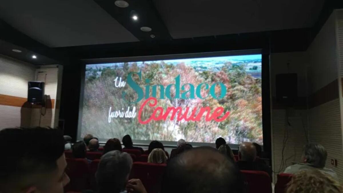 Isola di Capo Rizzuto, applausi al Cinema Eraclea per il film di Fabio Mancuso - 