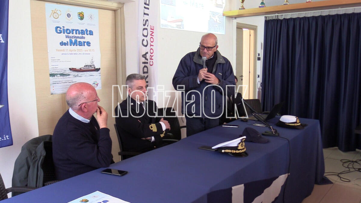 (VIDEO) Il mare come scuola di vita: a Crotone gli studenti celebrano la Giornata Nazionale del Mare - 