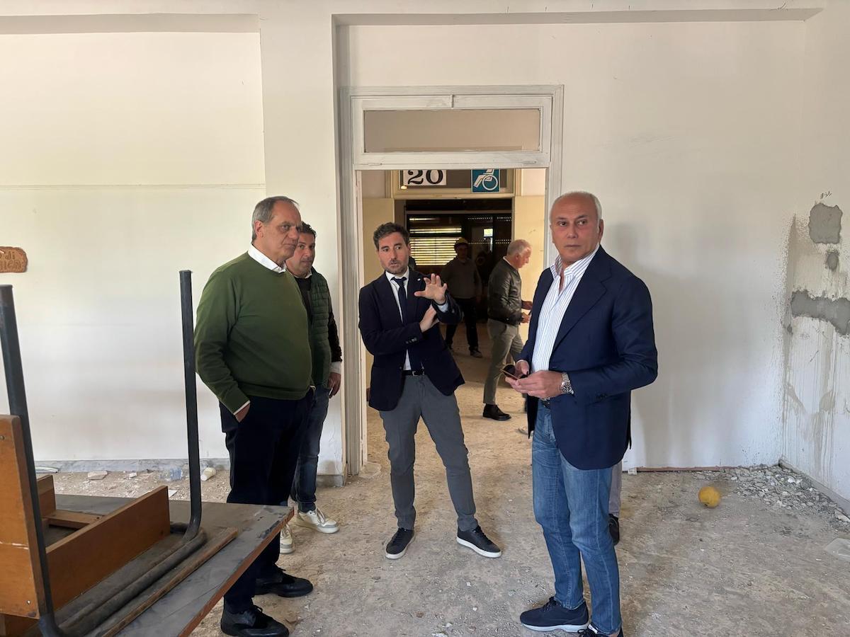 Cosenza, partiti i lavori di ristrutturazione della scuola "Mario Dionesalvi" - 