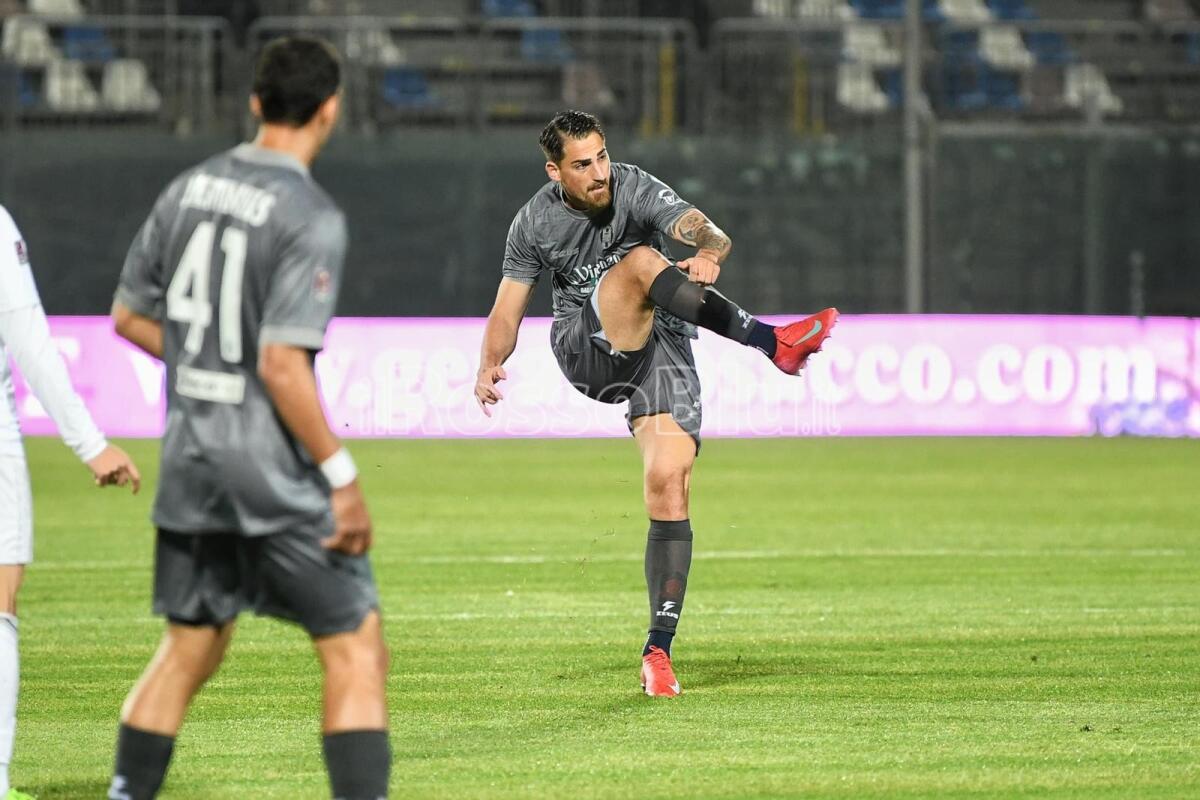 #CrotoneFoggia 3-2 | Gomez, Cargnelutti e Groppelli trascinano i rossoblù al terzo posto - 