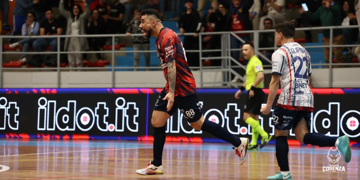Calcio a 5 - La Pirossigeno Cosenza ci mette  il cuore e riprende l'Ecocity, - 