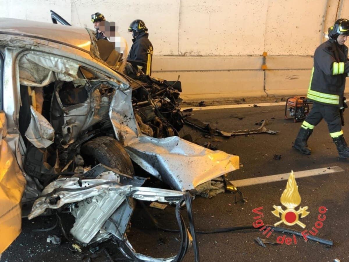 Incidente mortale sulla S.S. 106: uomo deceduto a seguito dell'impatto - 
