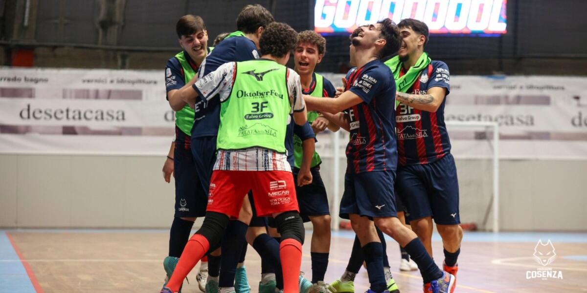 Calcio a 5 - Parte l'avventura playoff dell'Under 19 della Pirossigeno Cosenza - 