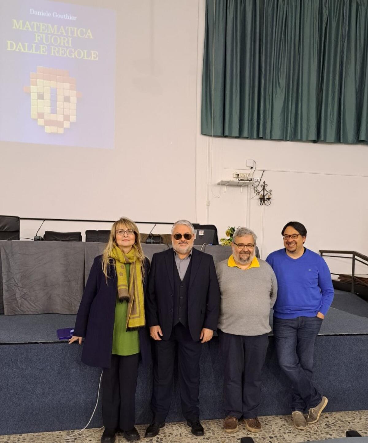 Crotone - Barlacchi-Lucifero il prof. Gouthier spiega la "Matematica fuori dalle regole" - 