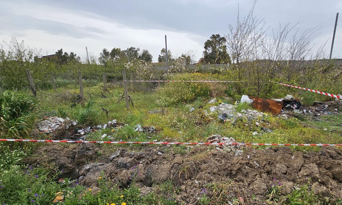 Cirò Marina, individuate e poste sotto sequestro due aree utilizzate come discariche abusive - 
