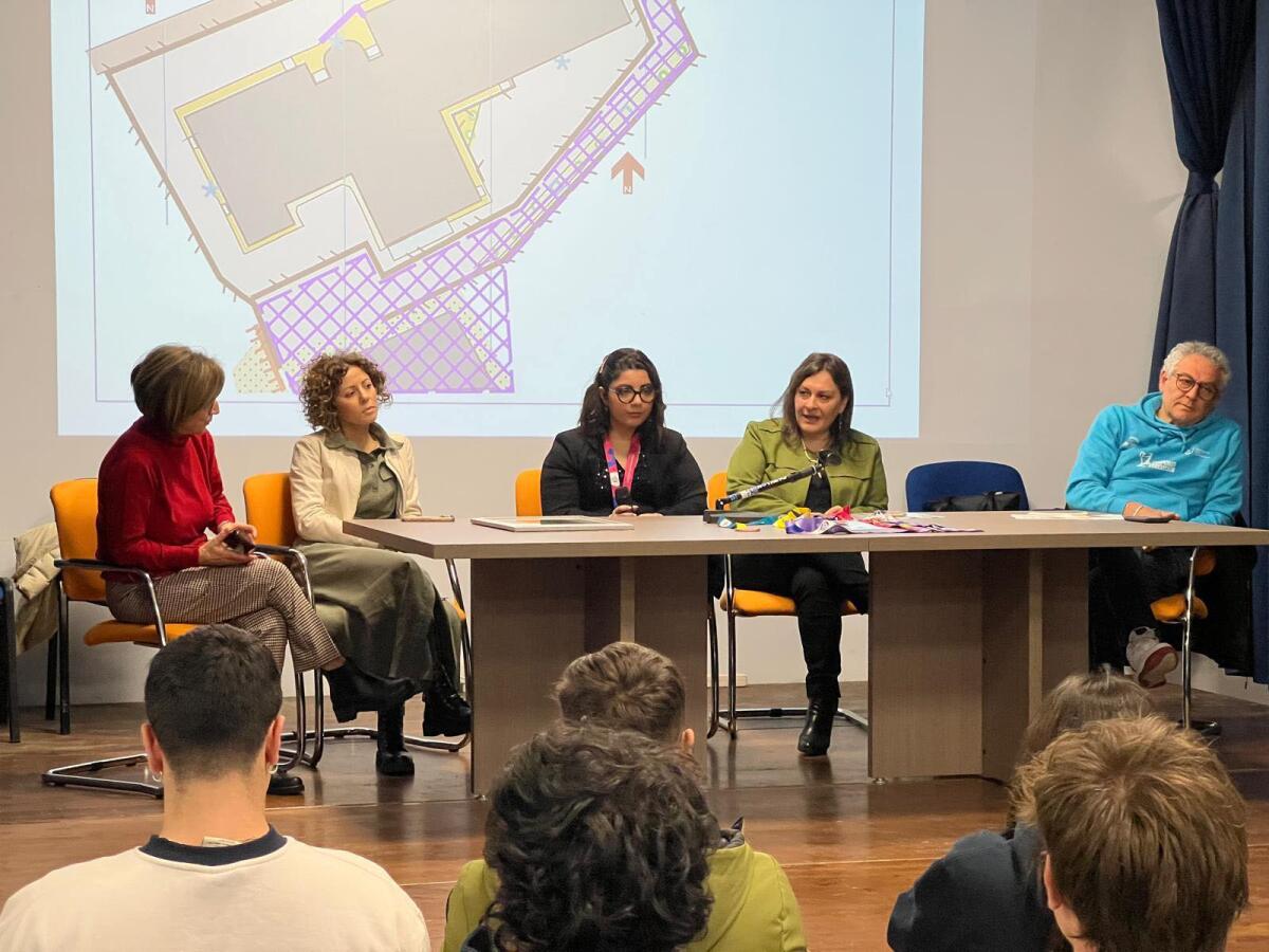 Un Incontro di ispirazione e inclusione: Stella De Fazio ai Licei di San Giovanni in Fiore - 