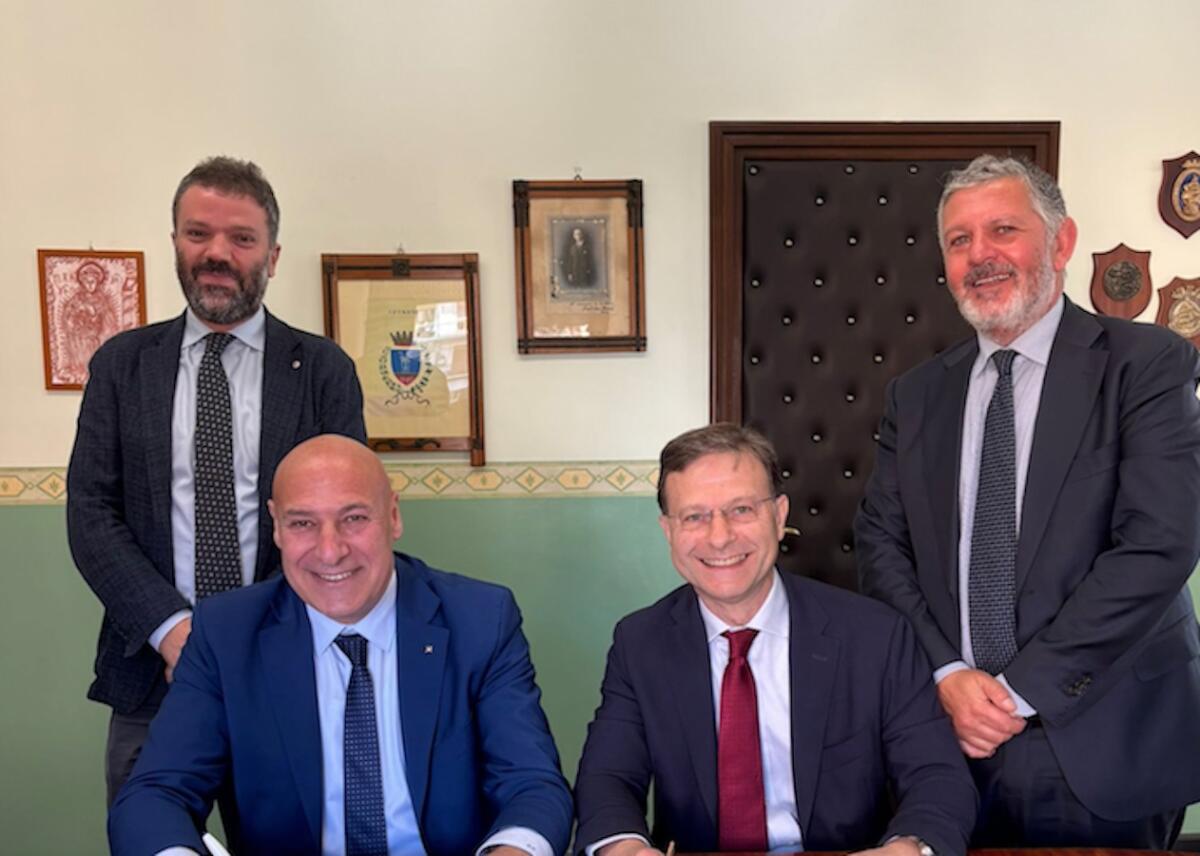 Crotone - Aggiornata l'accordo tra Comune ed Eni: focus su servizi pubblici e lotta all’erosione costiera - 