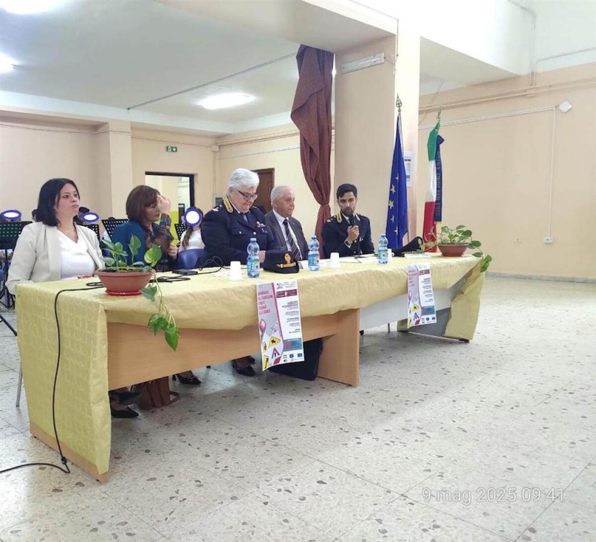 Isola C. R. - Educazione civica e stradale: prosegue il progetto nelle scuole - 