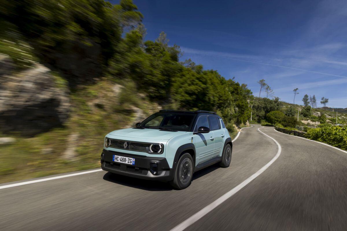 Renault 4 E-Tech Electric, l’elettrica compatta e versatile -