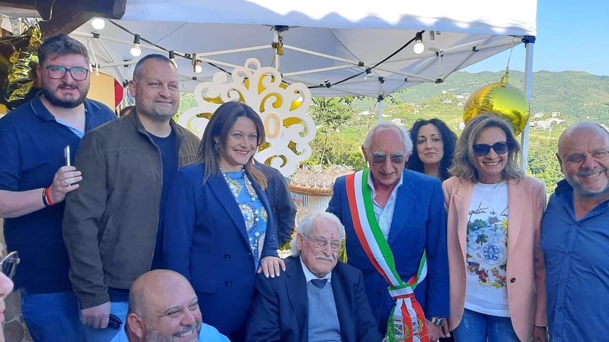 Belvedere Marittimo, un grande traguardo: 100 anni per il sig. Giovanni -