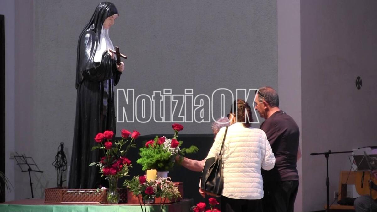 Crotone, oggi la tradizionale benedizione delle rose di Santa Rita - 