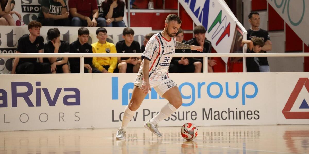 Calcio a 5 - I lupi chiudono la regular season col blitz sul parquet del Petrarca. Ora i playout - 