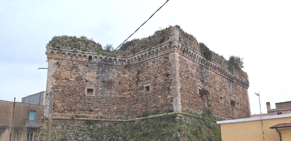 Maida, un percorso fotografico e letterario di trekking urbano - 